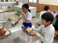 ③３